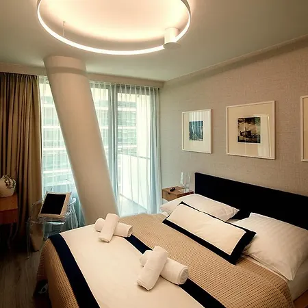 Privilege 米兹多洛杰